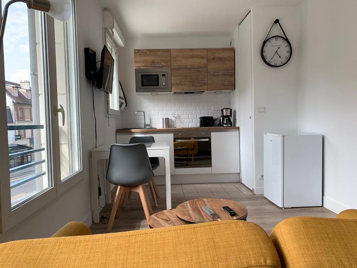 Beautiful Studio Located South Of Paris ブール・ラ・レーヌ エクステリア 写真